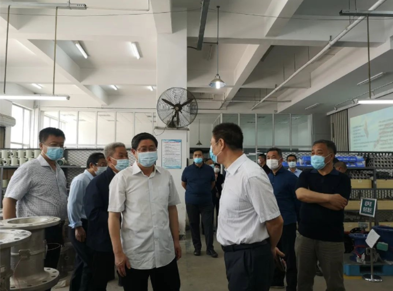 石家庄市政协主席、党组书记刘明轩一行到羞羞漫画考察指导