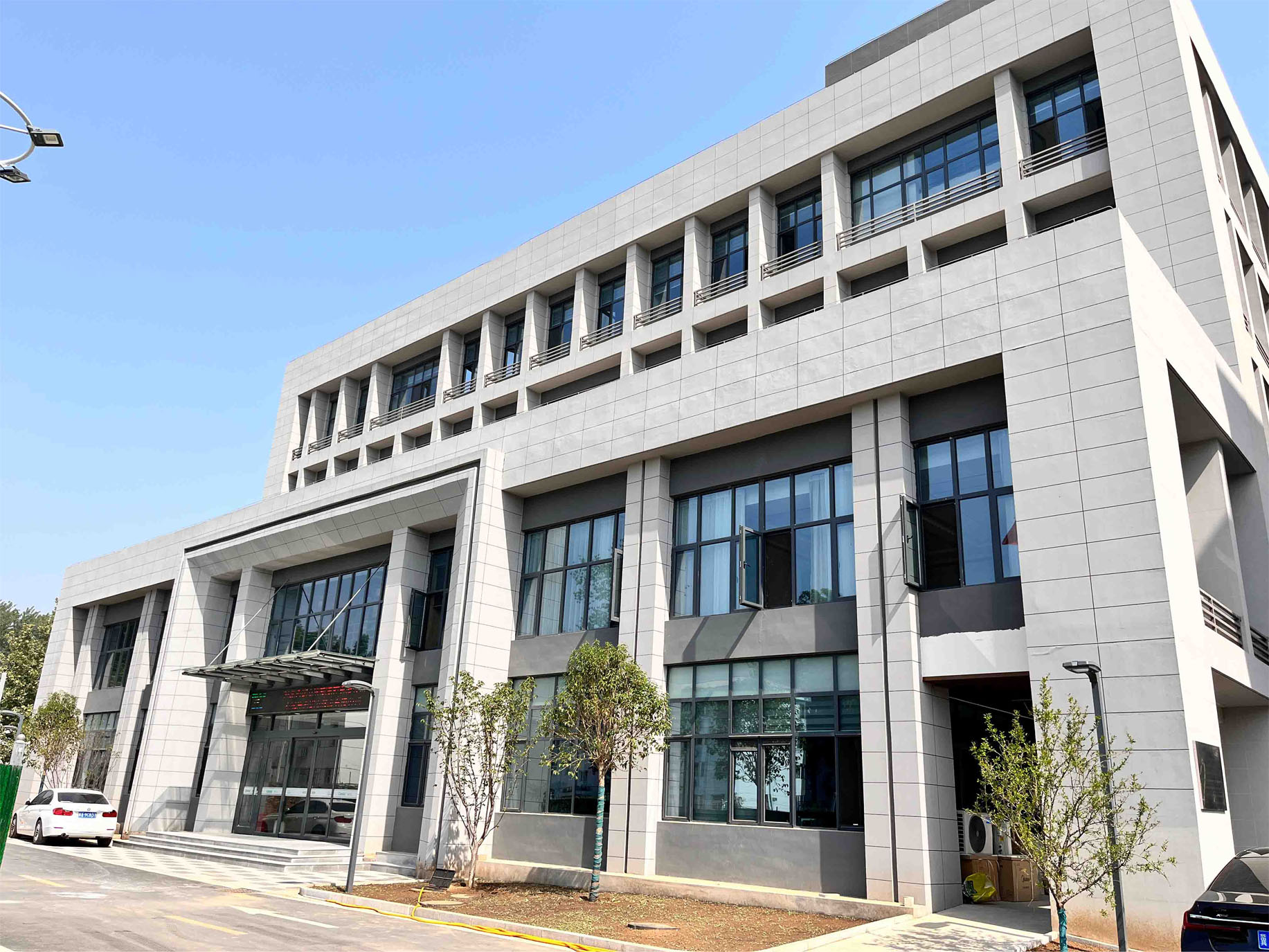 园区楼.jpg